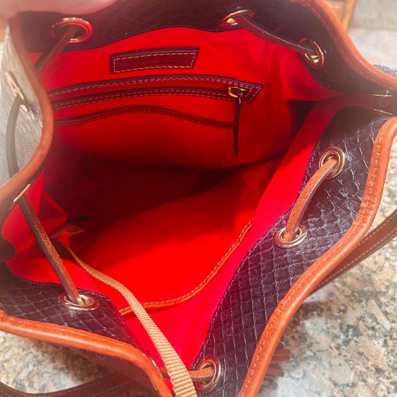 Dooney & Bourke Black and Tan Textured Shoulder Bag - Picture 2 of 5